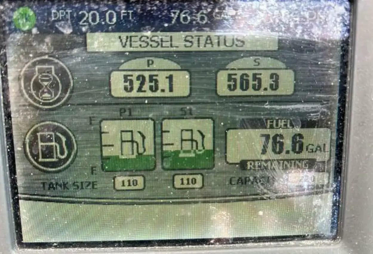Sea Ray 370 Venture - Image 41