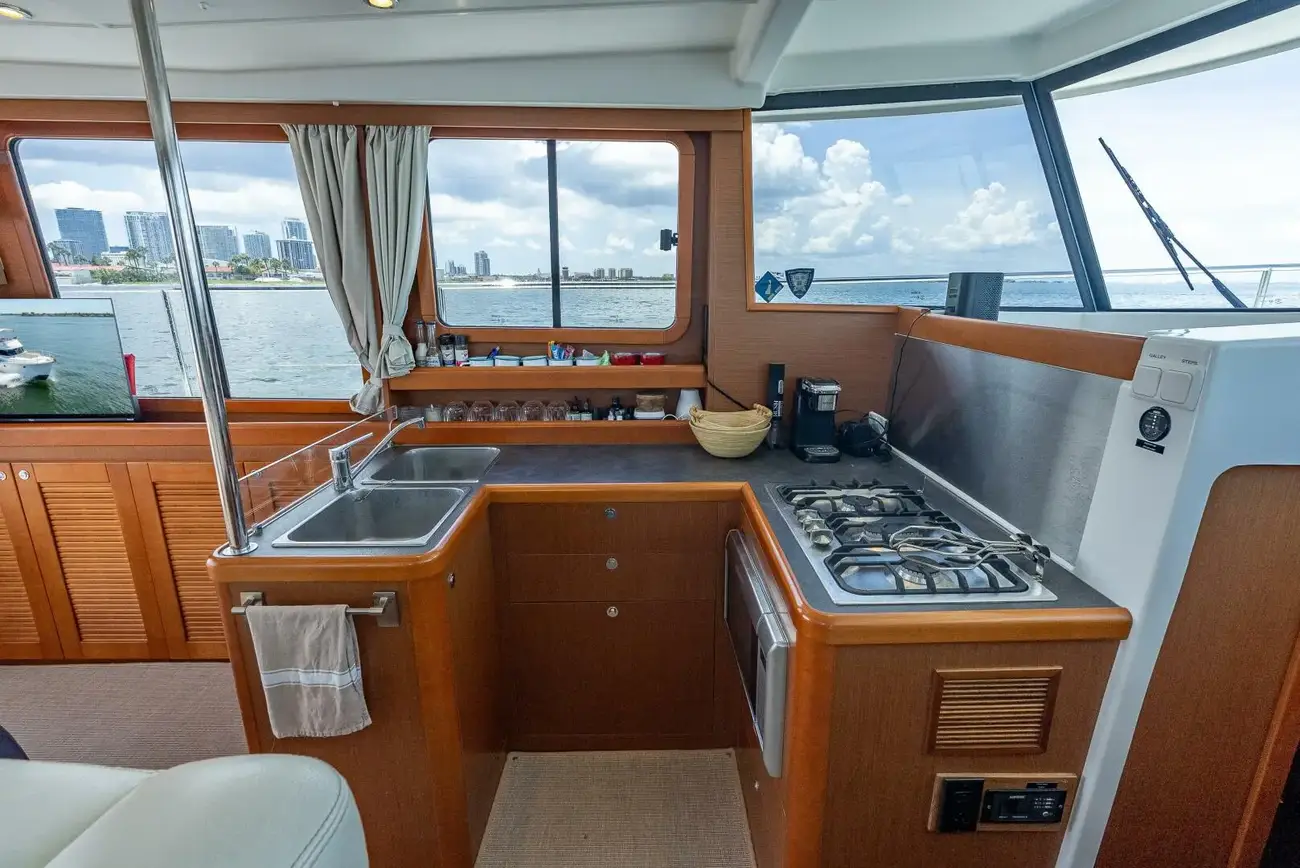 Beneteau Swift Trawler 34 - Image 40
