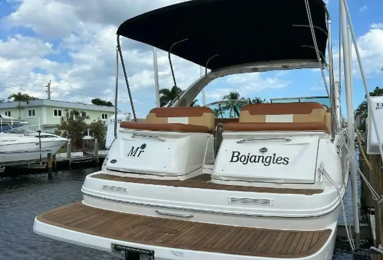 Sea Ray 370 Venture - Image 6